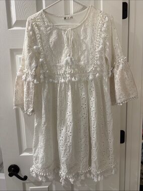 SMF White Eyelet Tassel Swim Coverup Tunic Small